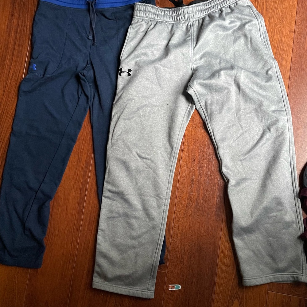 Two under Armour sweats sweatpants loose large men’s